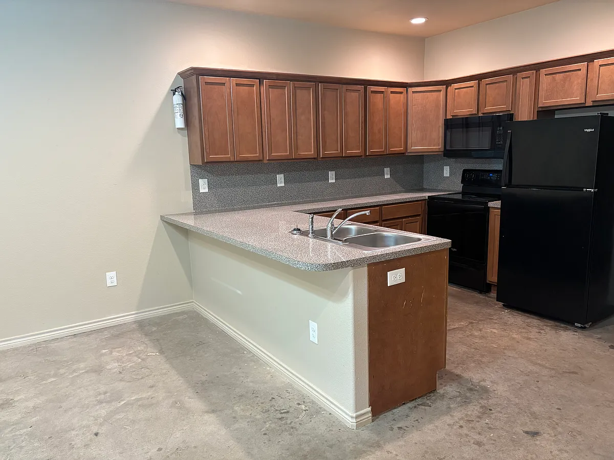 Kitchen_10172025 - 717 Renfro Dr #B