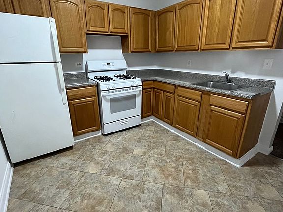 3rd image of 5716 W Washington Blvd #Ww-205