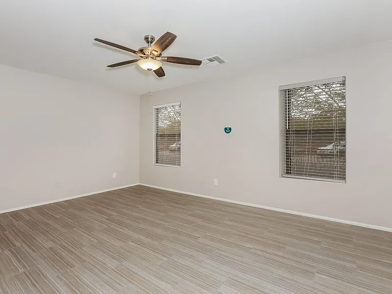1718 E Daniella Dr — Photo 9