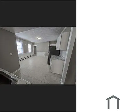 3 bed, 3370 sqft, $2,500 — Photo 2