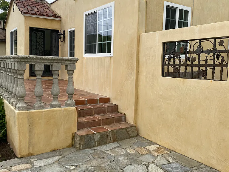 349 Victory Ct — Photo 2