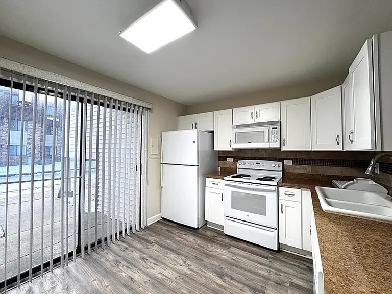 194 S Waters Edge Dr #101 — Photo 3