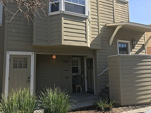 1st image of 140 Valley Oak Dr #140A