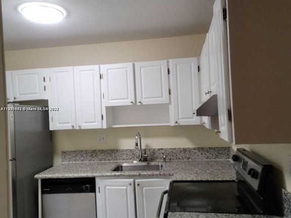 4th image of 300 Gardens Dr APT 103