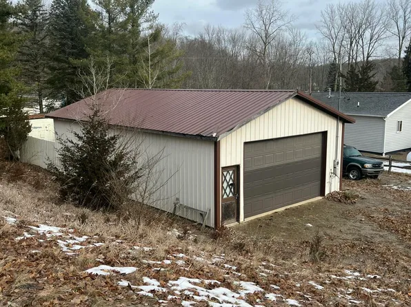 9309 Cox Dr, Reading, MI 49274