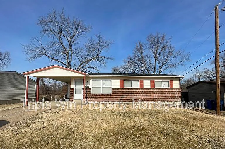 1225 Carla Dr — Photo 1