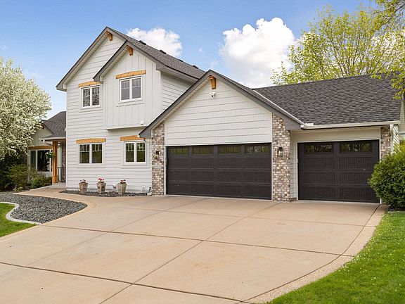 4th image of 4820 Harbor Ln N