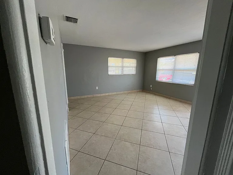 2154 Inner Cass Cir — Photo 11