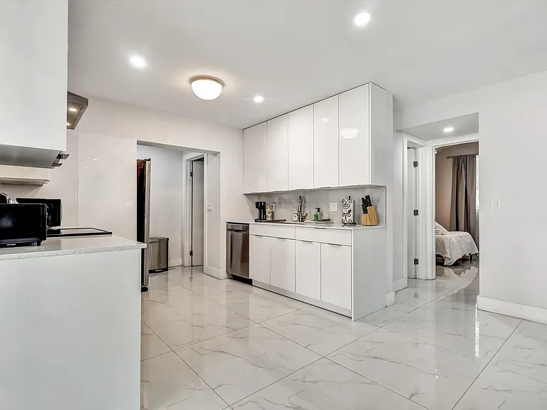 255 Glouchester St — Photo 16