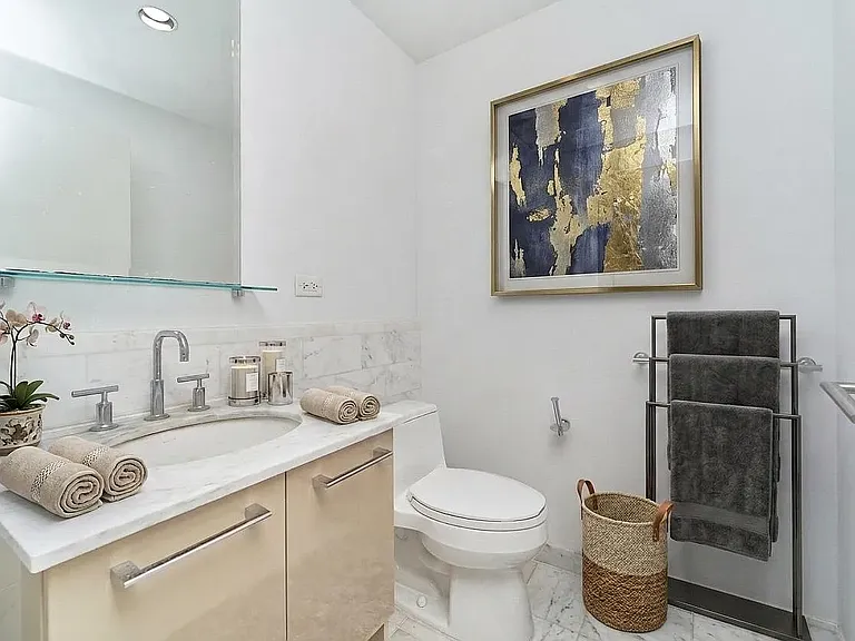 49 E 34th St #14C — Photo 5
