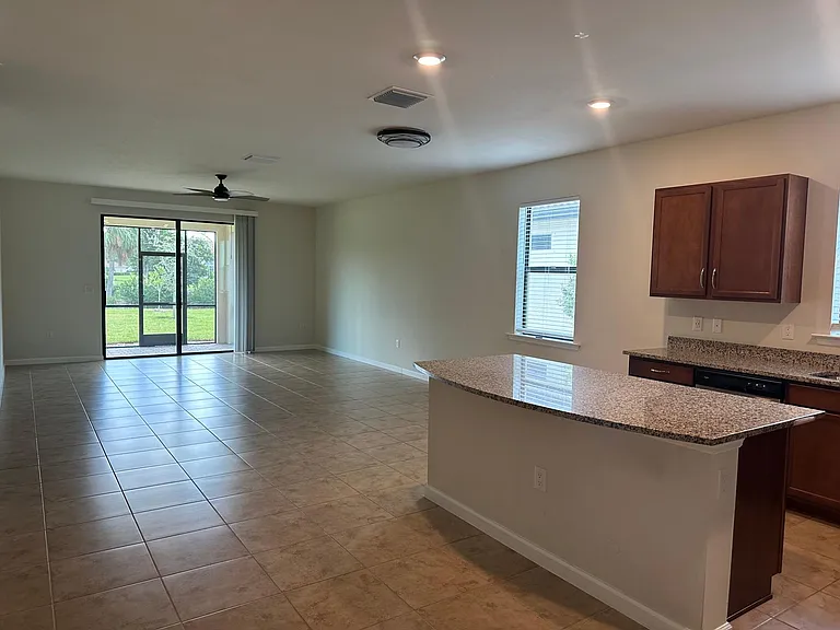 3932 Black Eagle Ln — Photo 4