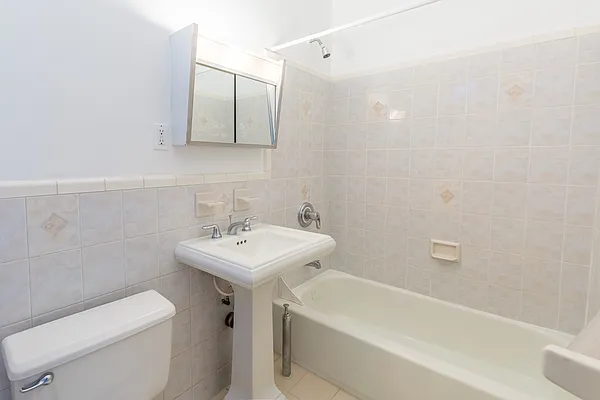 Rented by Stonehenge NYC LLC | media 7