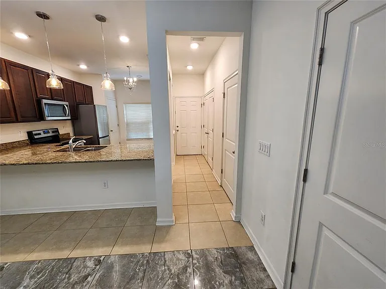 1112 Hillhurst Dr — Photo 8