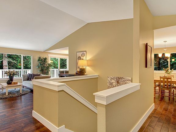 4th image of 22706 NE 12th Pl