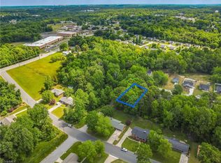 626 Cable St, Thomasville, NC 27360