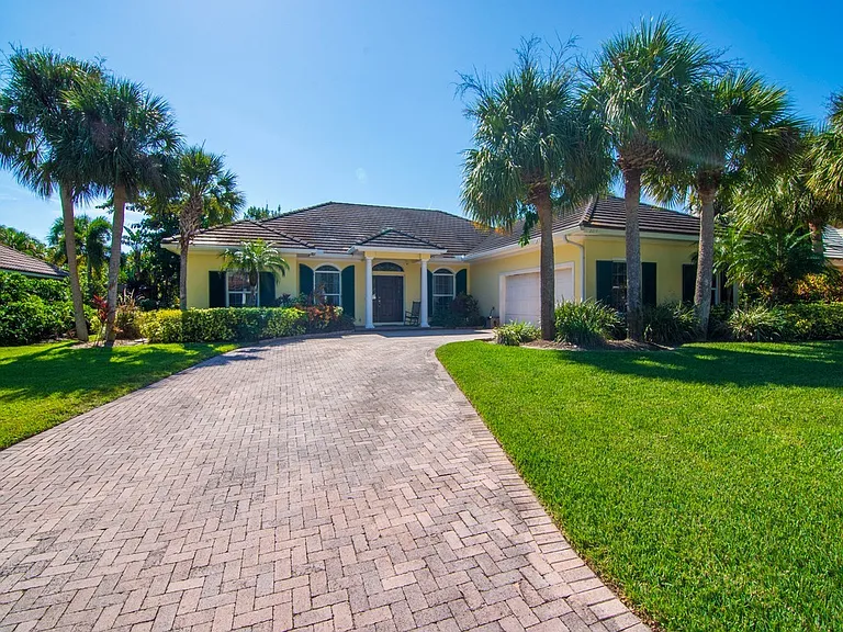 2225 Seaside St — Photo 36