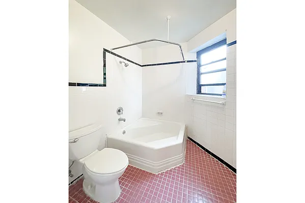 Rented by Warburg | media 5