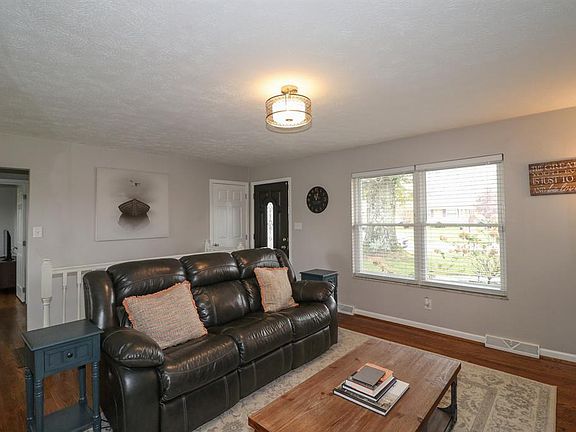 5th image of 3748 Lisa Ln