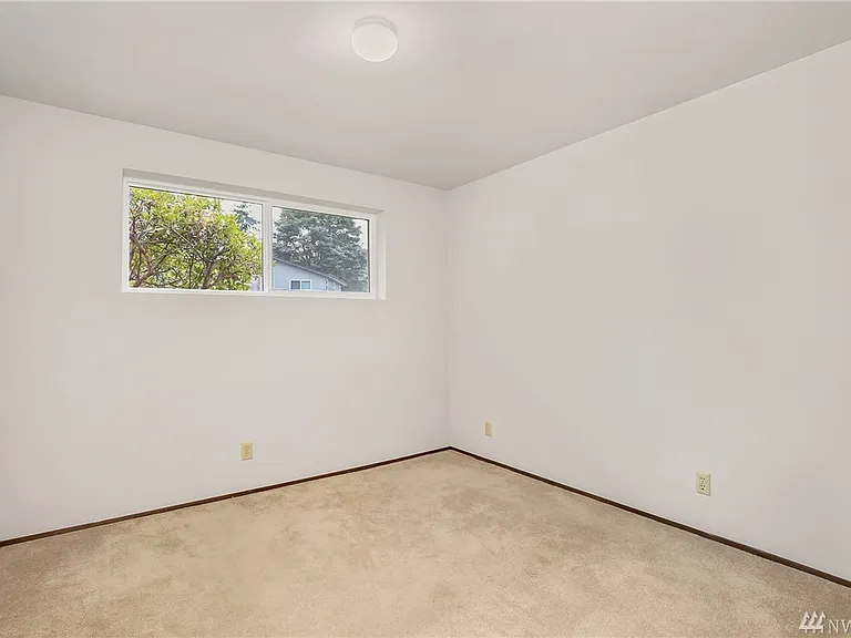 17504 NE 21st St — Photo 14