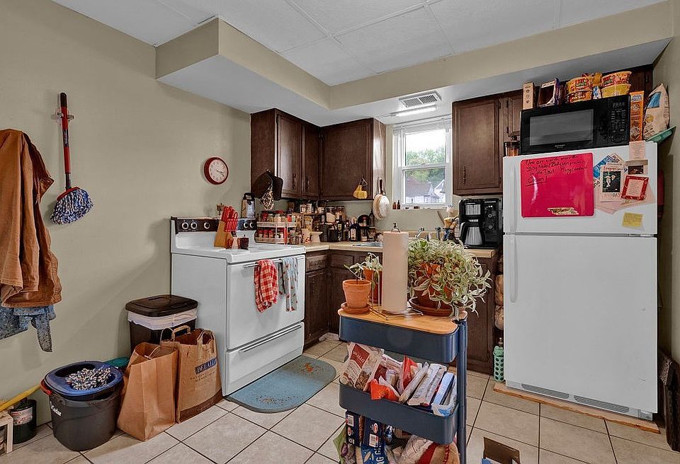 2nd image of 1229 2nd Ave APT 1