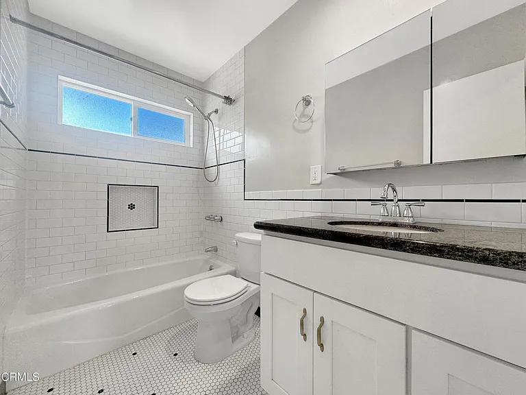 580 N Los Robles Ave #11 — Photo 11