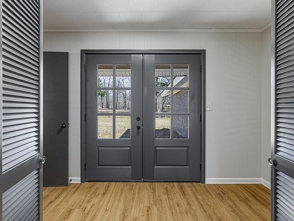 3rd image of 563 McGowen Rd