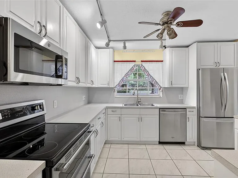 2065 Oak Beach Blvd — Photo 4
