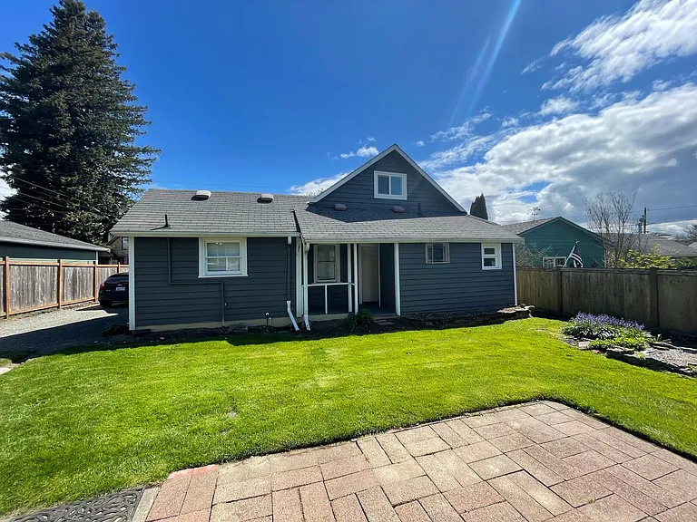 2519 Baker- 5 Unit — Photo 3