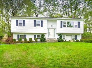 37 Fessler Dr, Spring Valley, NY 10977