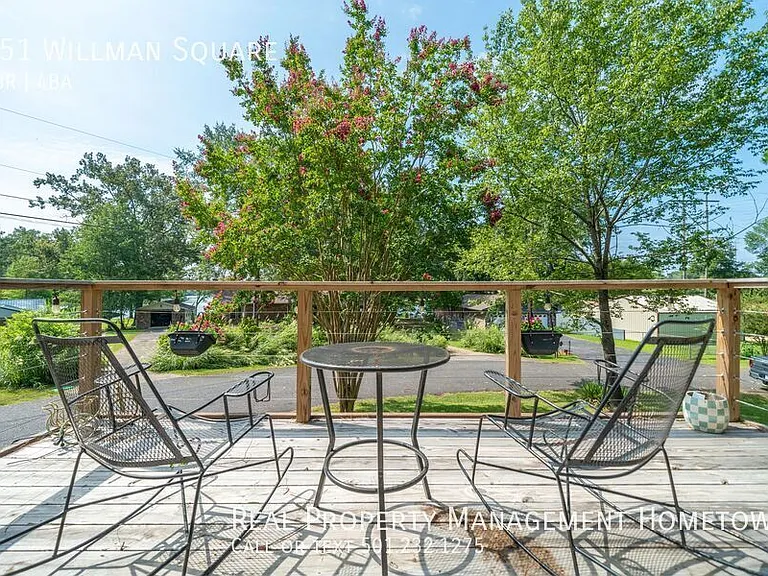 251 Willman Sq — Photo 6