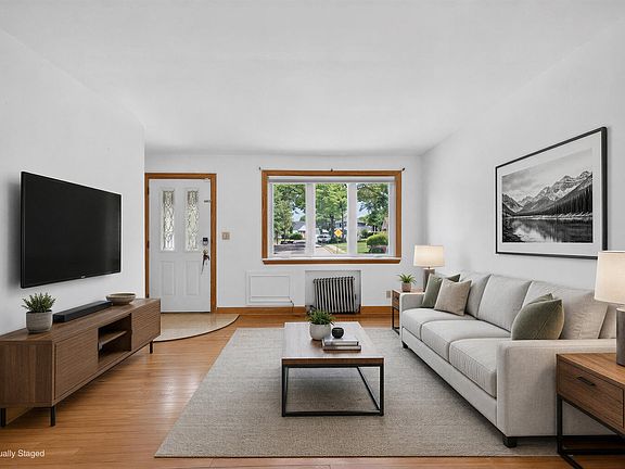 3rd image of 28 Livingston Pl