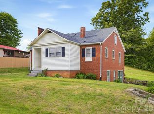 1348 Hibriten Dr, Lenoir, NC 28645