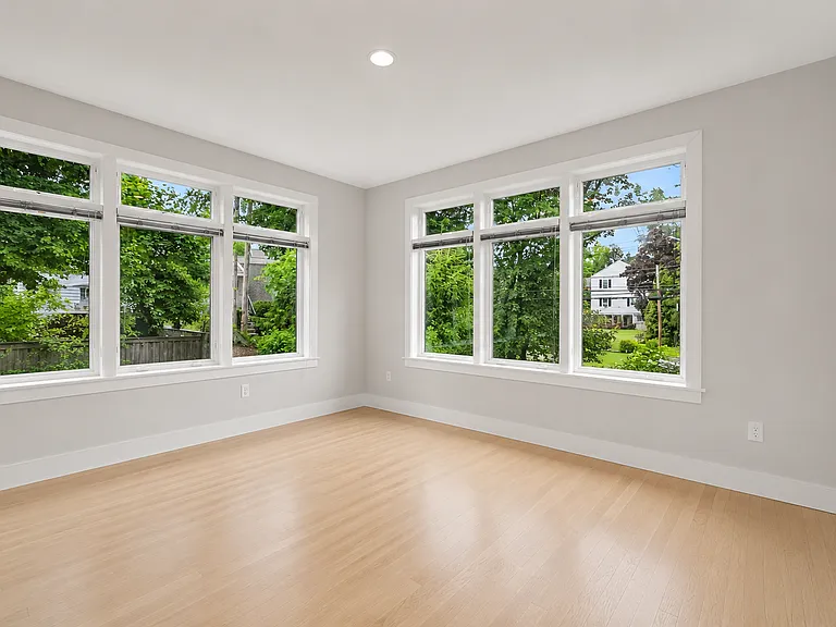 56 Old Field Point Rd #4 — Photo 10