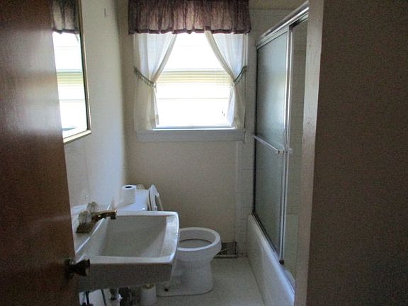 3rd image of 3835 W Dixon Blvd