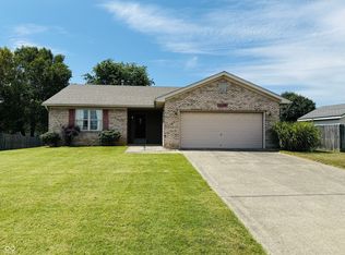 1018 Stonelilly Dr, Jeffersonville, IN 47130