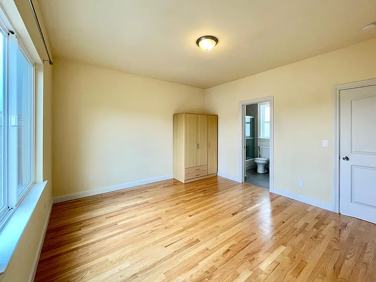 405 Lisbon St — Photo 13