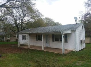 206 Prospect Rd, Hurt, VA 24563