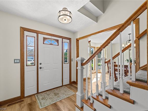 4th image of 10050 Brookside Cir