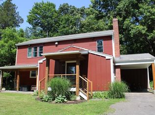 21 Valley View Dr, Amherst, MA 01002