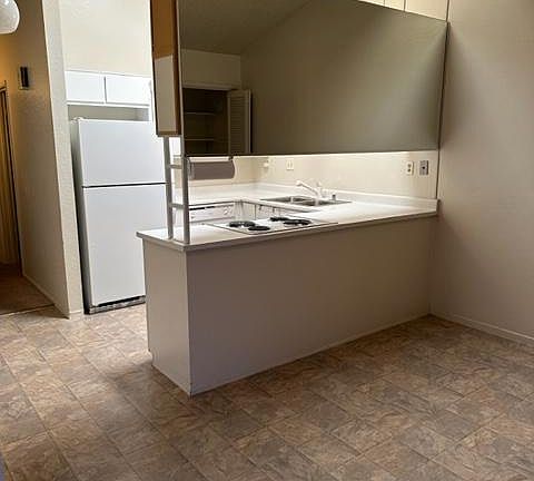 4th image of 2499 American River Dr
