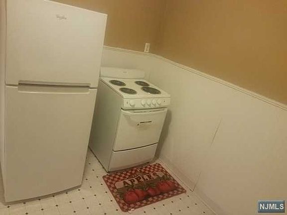 5th image of 31 Elmwood Ave Floor 3