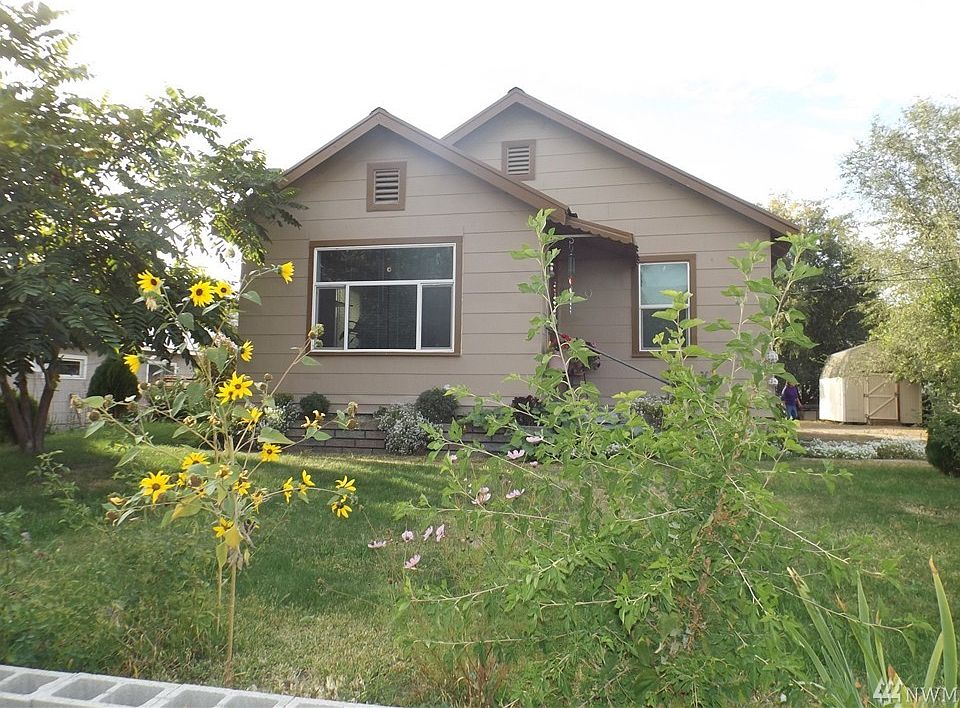 1st image of 900 1st Ave S