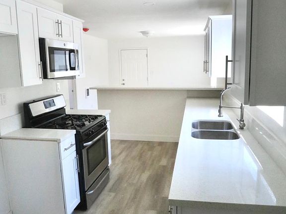 3rd image of 2529 Cedar Ave #A