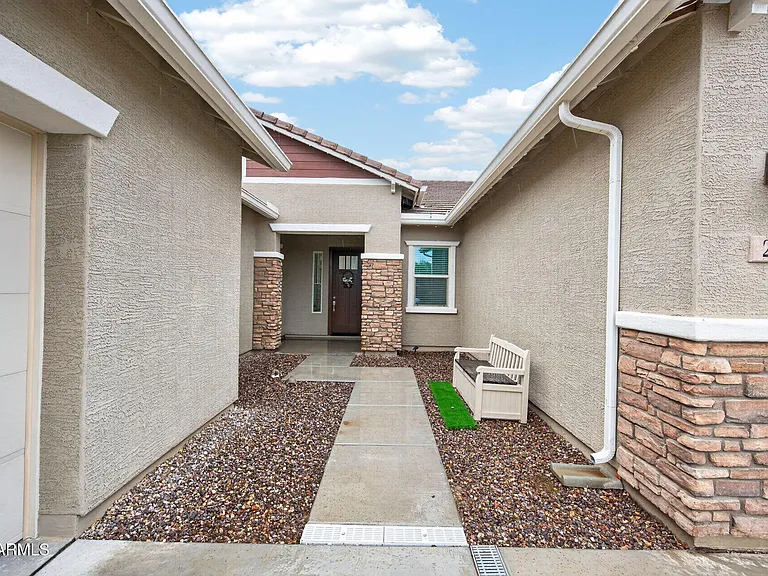 203 E Birchwood Pl — Photo 3