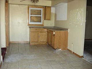 3rd image of 14713 Lincoln Ave