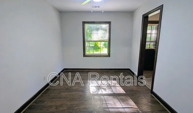 104 E Acres Dr SE — Photo 5