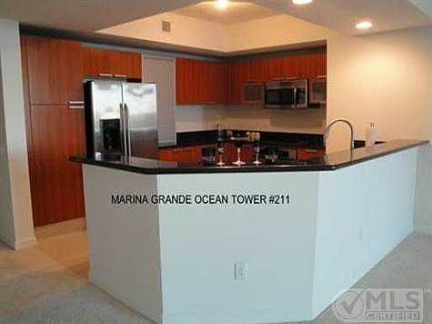 5th image of 2640 Lake Shore Dr Unit 211