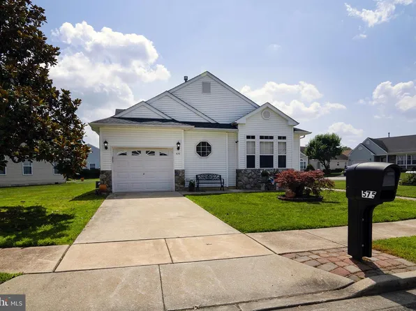 575 Riviera Dr, Williamstown, NJ 08094