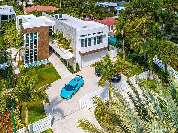2nd image of 274 Ocean Blvd