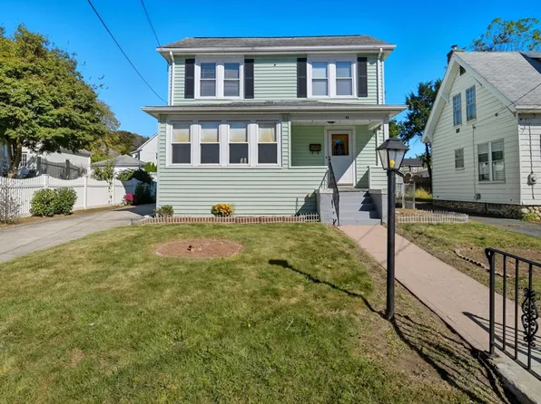 43 King St, Holyoke, MA 01040